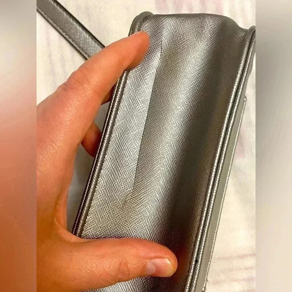 🏵️Jones New  York Signature tiny silver bag 🏵️ - Picture 9 of 10